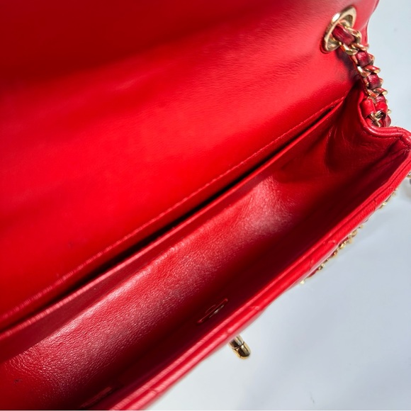 Lambskin Quilted Extra Mini V For Victory Flap Red - Picture 15 of 16